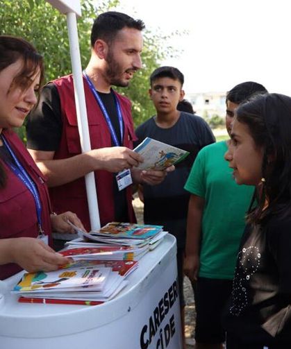 Diyarbakır'da Masal Sandığı kırsal mahallelerde çocuklarla buluştu