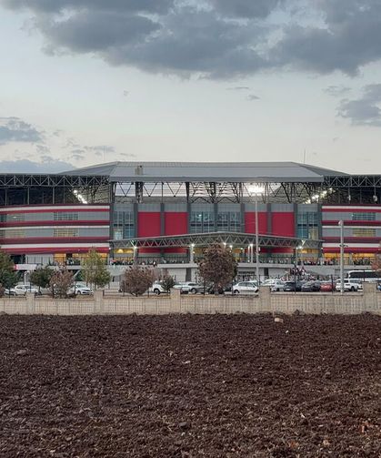 Amedspor taraftarı stadyuma akın etti