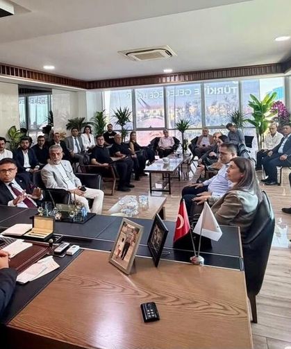 Diyarbakır’da CHP’den AK Parti’ye ziyaret