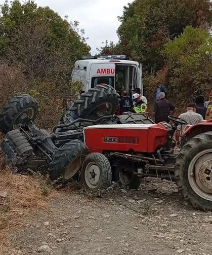 Traktör devrildi: 2 kişi yaşamını yitirdi