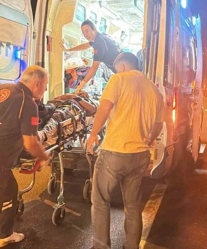 Diyarbakır’da seyir halindeki kamyonetten düşen genç yaralandı