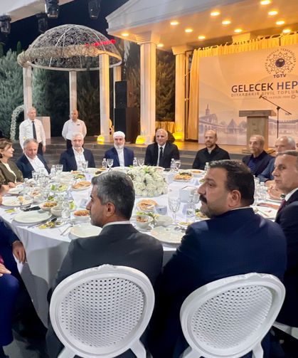 Diyarbakır'daki STK temsilcileri Bilal Edoğan ile yemekte buluştu