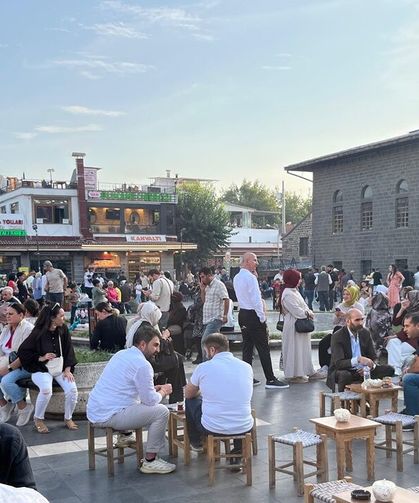 Diyarbakır’da sonbahar bereketi turistlerle doldu