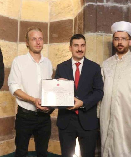 Letonyalı turist Van’da Müslüman oldu ve adını değiştirdi