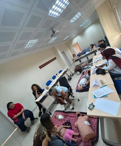 Dicle Üniversitesindeki ilk yardım eğitimlerine yoğun ilgi