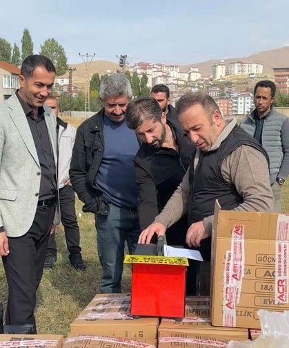Yüksekova'da arılar elektrikli çitle koruma altında: 30 üreticiye hibe desteği