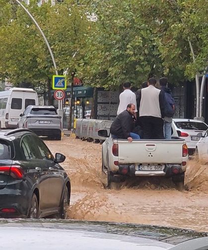 Diyarbakır Ergani’de sağanak kabusu!