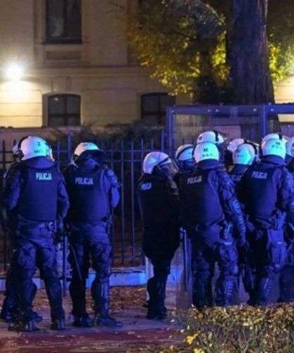 Polonya'da Anayasa Mahkemesi'ne polis girdi