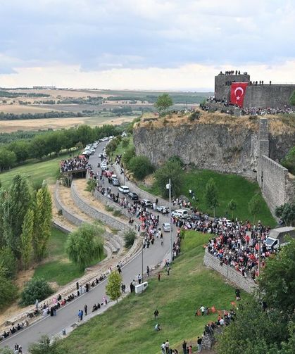 Solotürk’ten Diyarbakır’da gösteri uçuşu