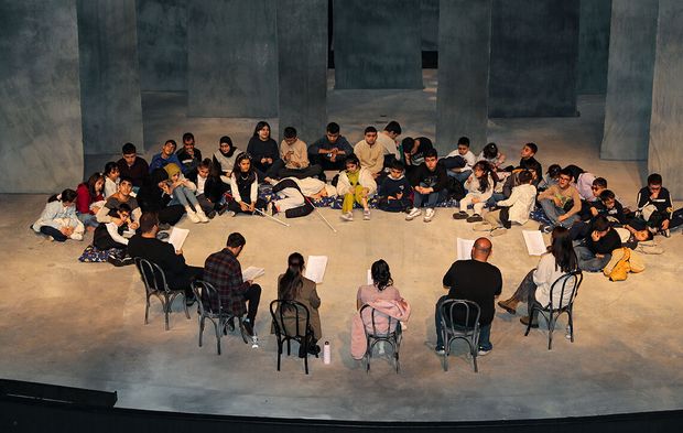 Diyarbakır Devlet Tiyatrosu perdesini gözler için değil, kalpler için de açıyor