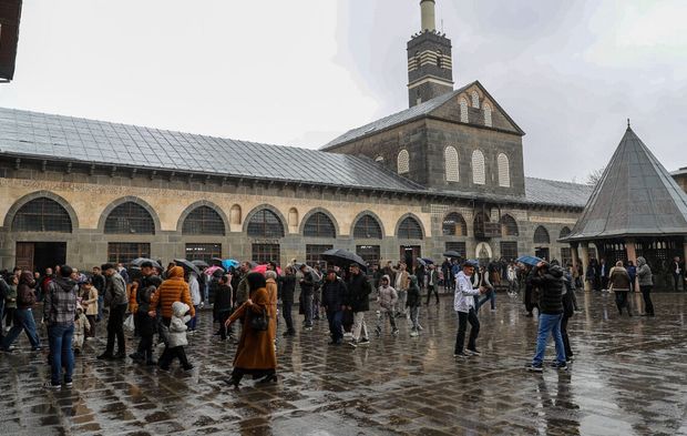 ‘Medeniyetler şehri’ Diyarbakır ziyaretçilerini ağırlıyor