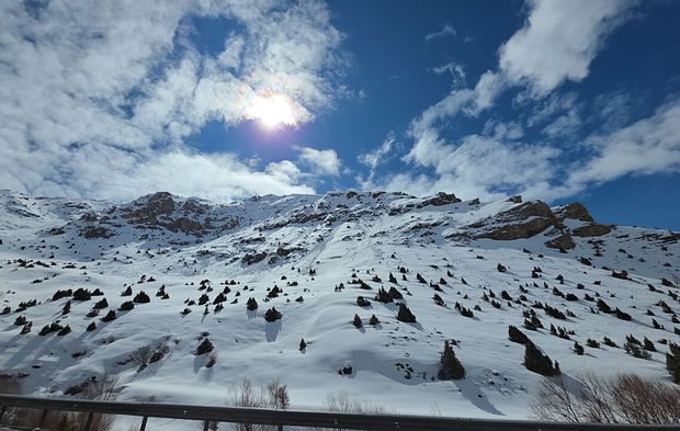 Van'ın yüksek kesimlerinde kar güzel manzaralar oluşturdu