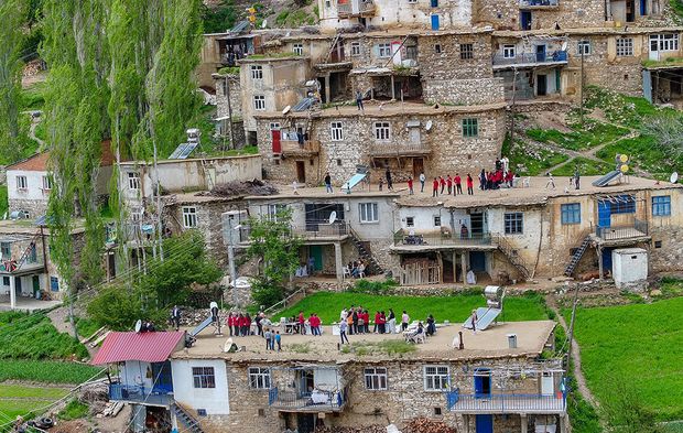 Diyarbakır'da kırsal evlerin toprak damları bilim şenliğine ev sahipliği yaptı