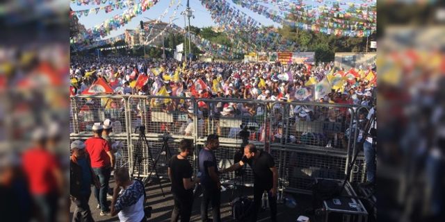 HDP'den Diyarbakır'da "onurlu barış ve demokratik çözüm" mitingi