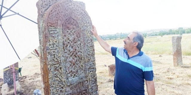 Kemerli yeni mezar taşı tespit edildi