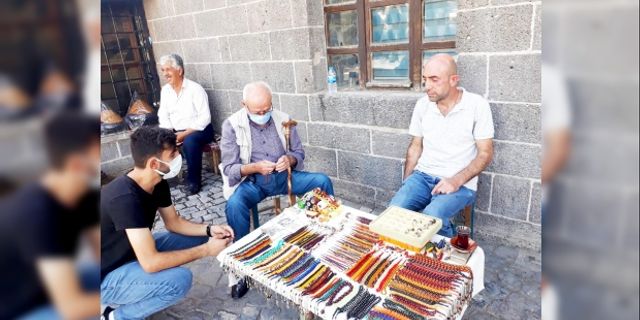 Ulu Cami'nin gözde tespihçileri (VİDEO)