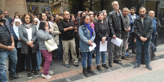 Gazetecilerin gözaltına alınması protesto edildi