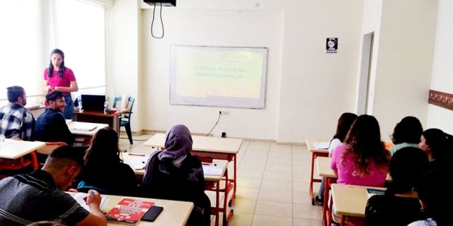 Üniversite adaylarına ‘projeksiyonlu sınıflar’