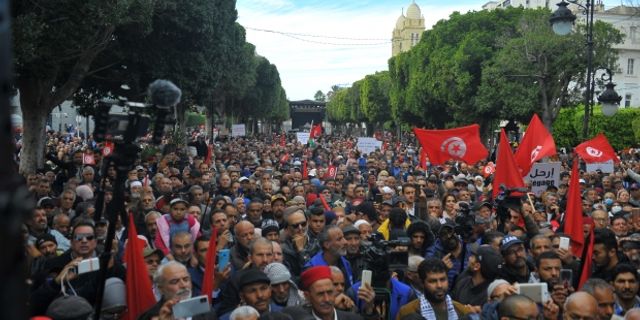  Tunus'ta Cumhurbaşkanı Said protesto edildi