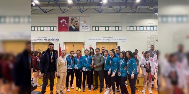 Dicle Üniversitesi kadın voleybol takımı namağlup şampiyon