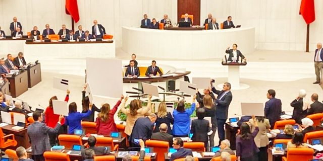 Meclis'te Bakan Yanık protesto edildi