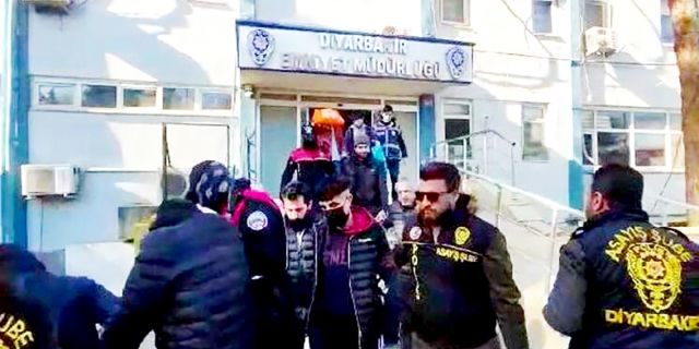 Diyarbakır'da 'Almanak' operasyonu: 22 gözaltı