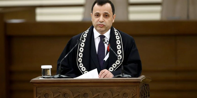 AYM Başkanlığı'na Zühtü Arslan yeniden seçildi