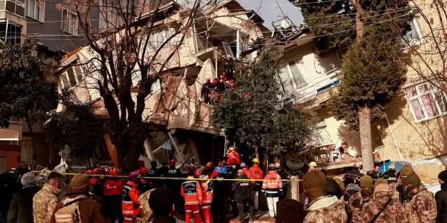 Depremlerde can kaybı 42 bin 310'a yükseldi