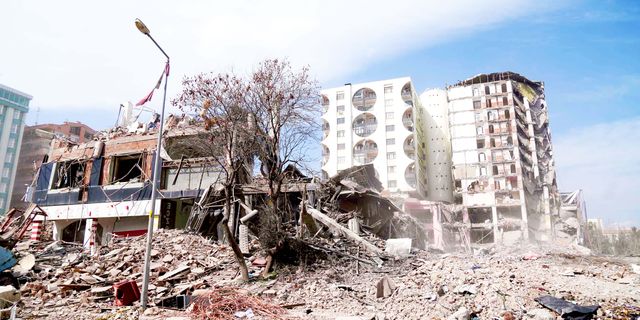 “Son üç deprem 500 yılın en büyüğü”