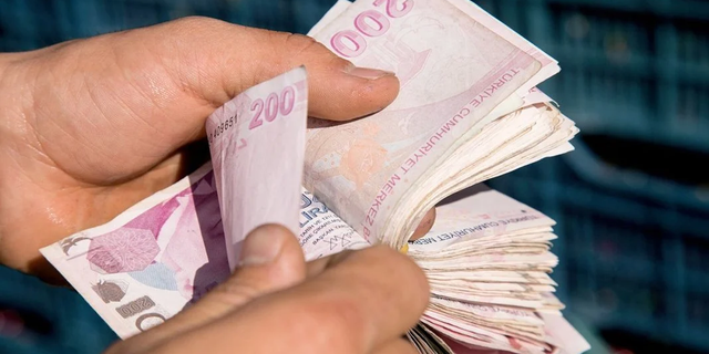Emeklilerin maaş ve ikramiye tarihleri belli oldu