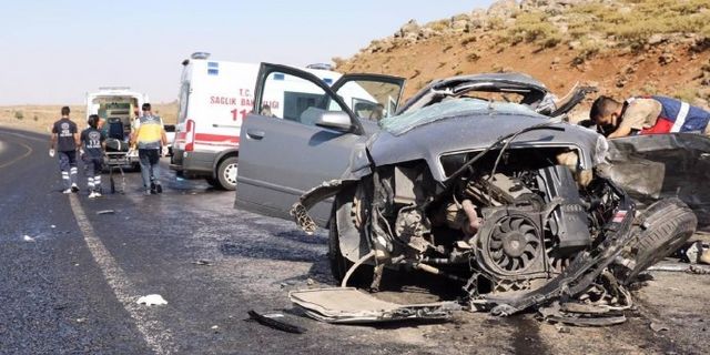 Diyarbakır’da kaza: 2 ölü, 10 yaralı