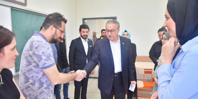 Diyarbakır Valisi Su, oyunu kullandı