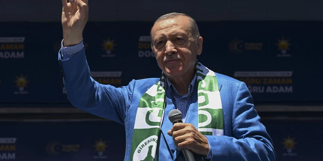 Erdoğan: Liderinizi soğana, patatese kurban etmeyin