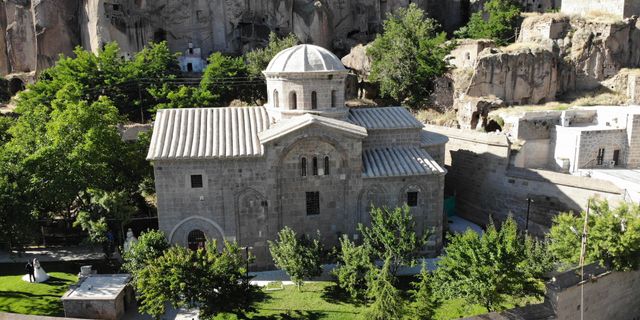 17 asırlık Kilise Camii ihtişamıyla turistleri cezbediyor