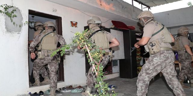 Mersin'de dolandırıcılık çetesine operasyon: 21 gözaltı