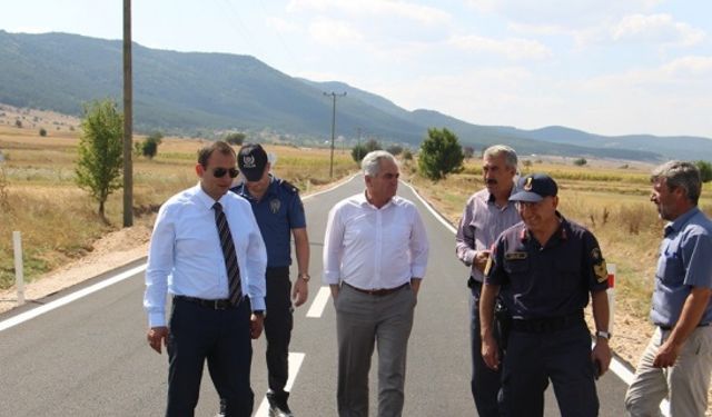 Ağaçköy-Büyükaslıhanlar grup yoluna sıcak asfalt