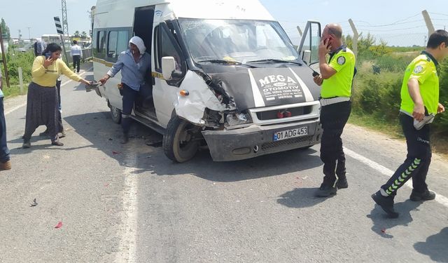 İşçi servisleri çarpıştı: 2 yaralı