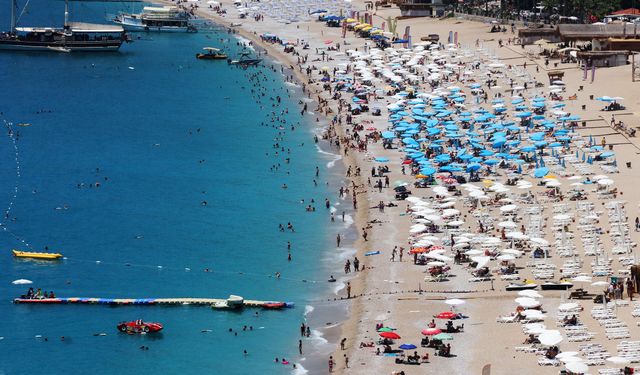 Ölüdeniz’de bayram yoğunluğu