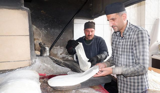 Sofraların vazgeçilmez lezzeti: Lavaş ekmeği