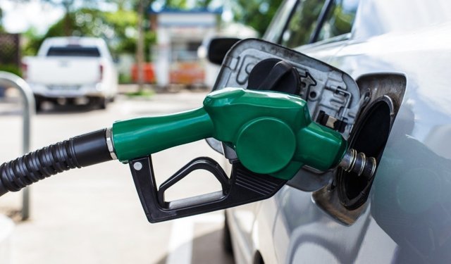 Benzine gece yarısı zammı