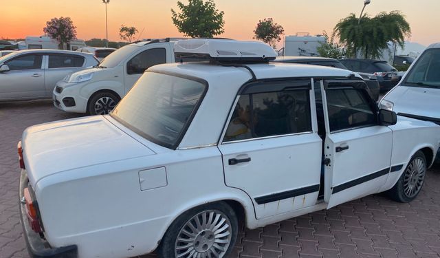 Çöl sıcaklarıyla baş edemedi, 1992 model otomobiline ev tipi klima taktırdı