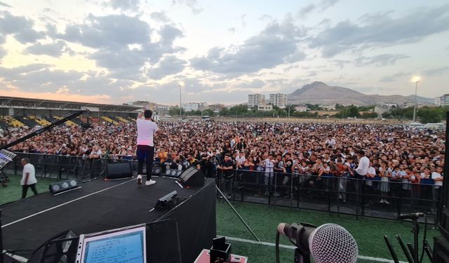 Ergani Belediyesi'nin Kültür Festivali'nde binlerce kişi gönüllerince eğlendi