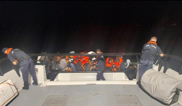 Ayvacık açıklarında 30 kaçak göçmen yakalandı