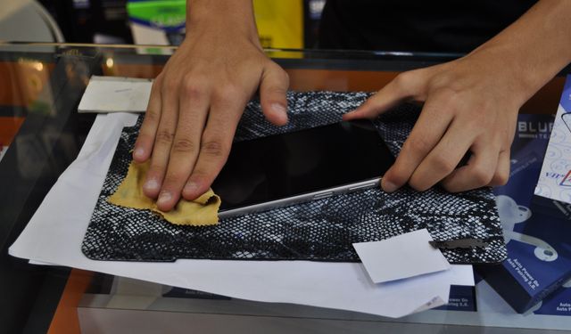 Telefoncu esnafı işlerden memnun değil
