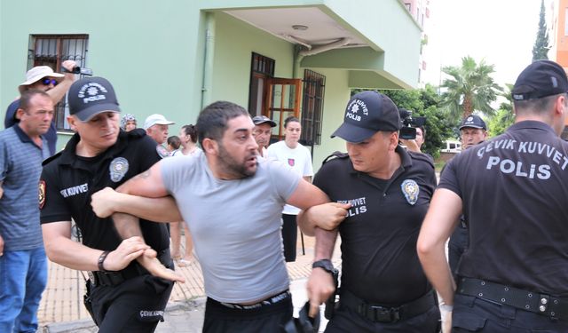 Antalya’da yıkım kararı verilen 26 yıllık sitede mühür arbedesi: 6 gözaltı