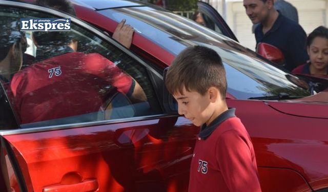 Tavşanlı'da öğrenciler TOGG'u inceledi