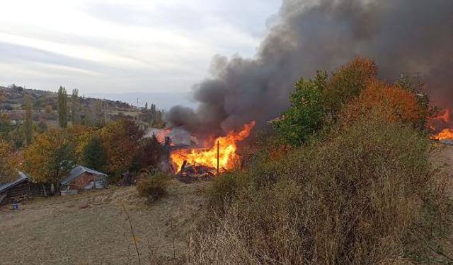 Kastamonu'da yangın: Alevler 40 eve sıçradı