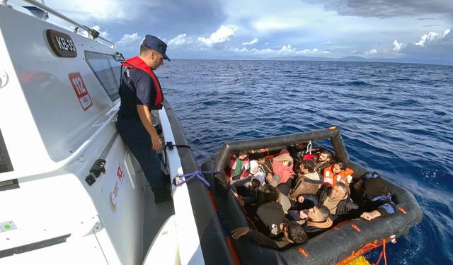 Datça’da 18 düzensiz göçmen kurtarıldı 