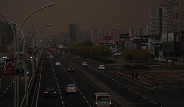 Diyarbakır’da toz taşınımı görüş mesafesini düşürdü