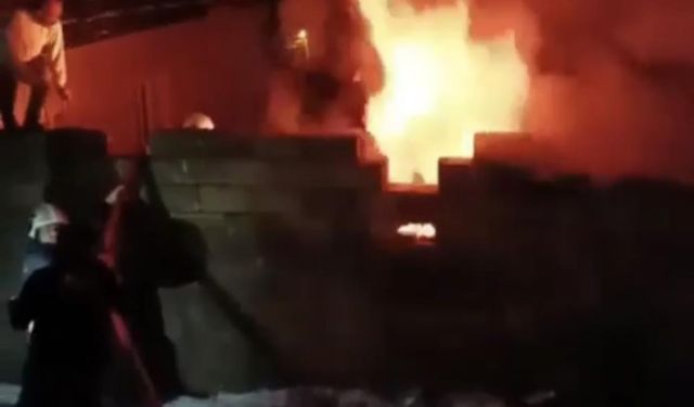 Yüksekova’da korkutan yangın